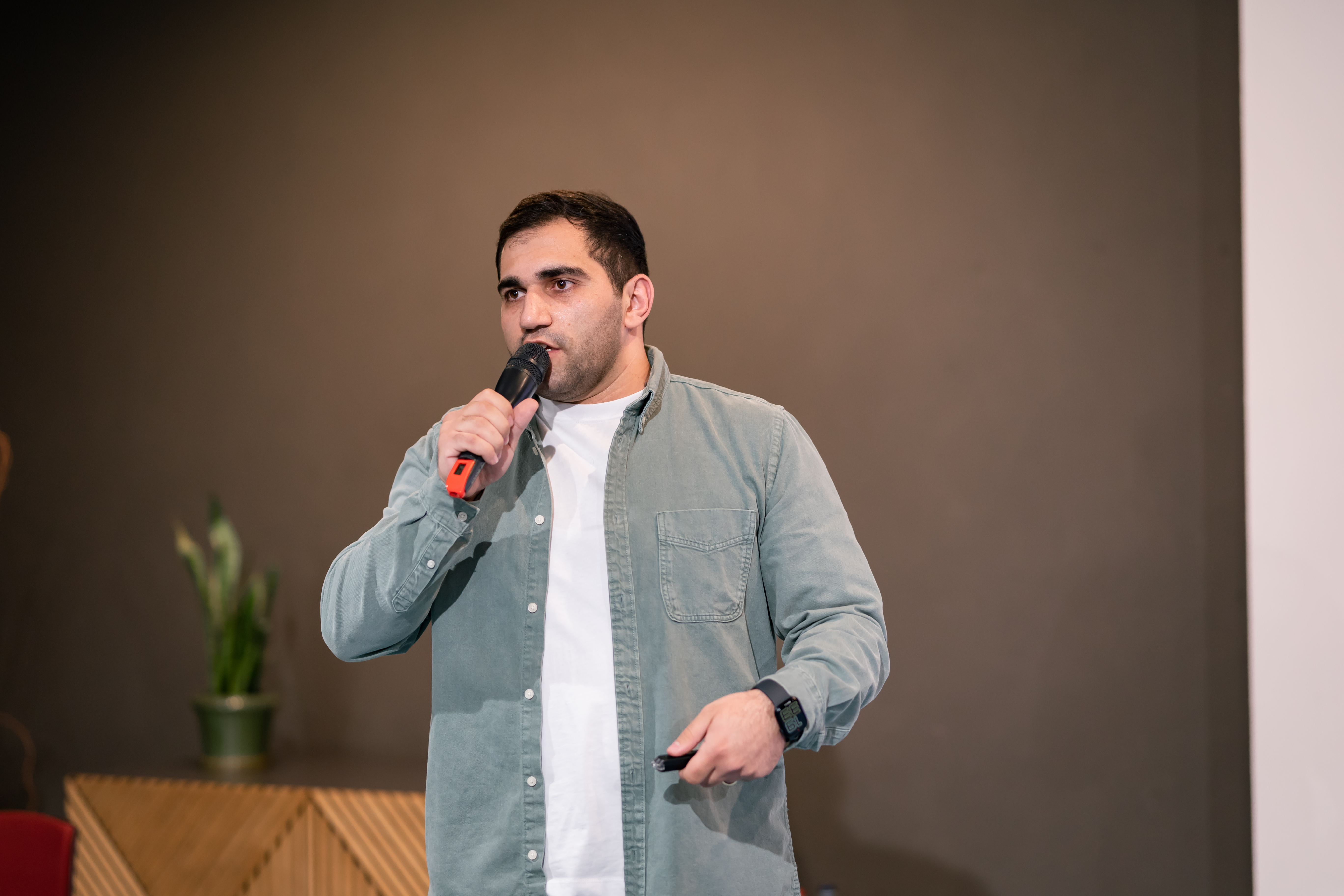 ԳԱՐԻԿ ՀԱՐՈՒԹՅՈՒՆՅԱՆ